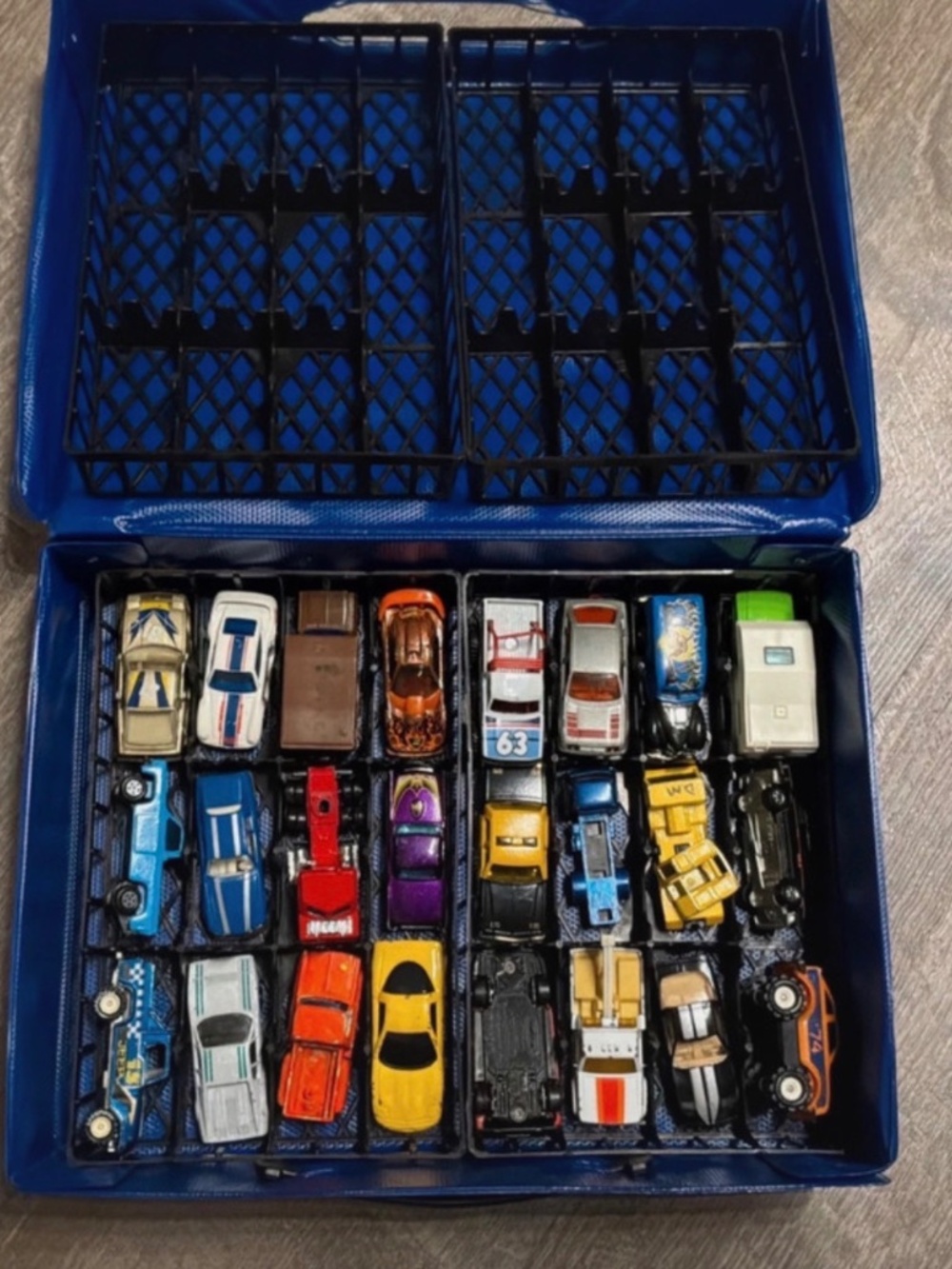 Vintage Hot Wheels Case with Cars